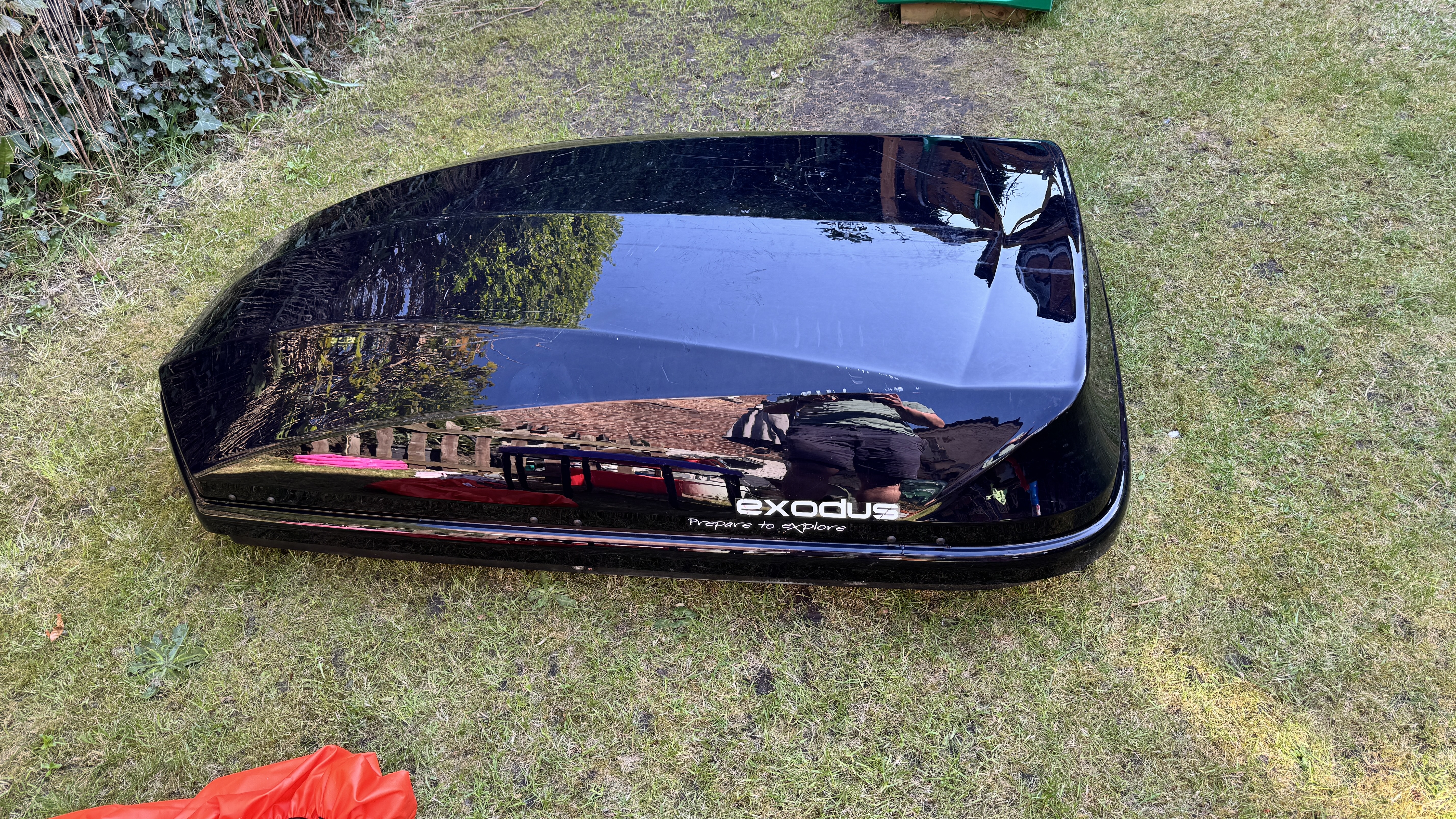 Large exodus gloss back roof box