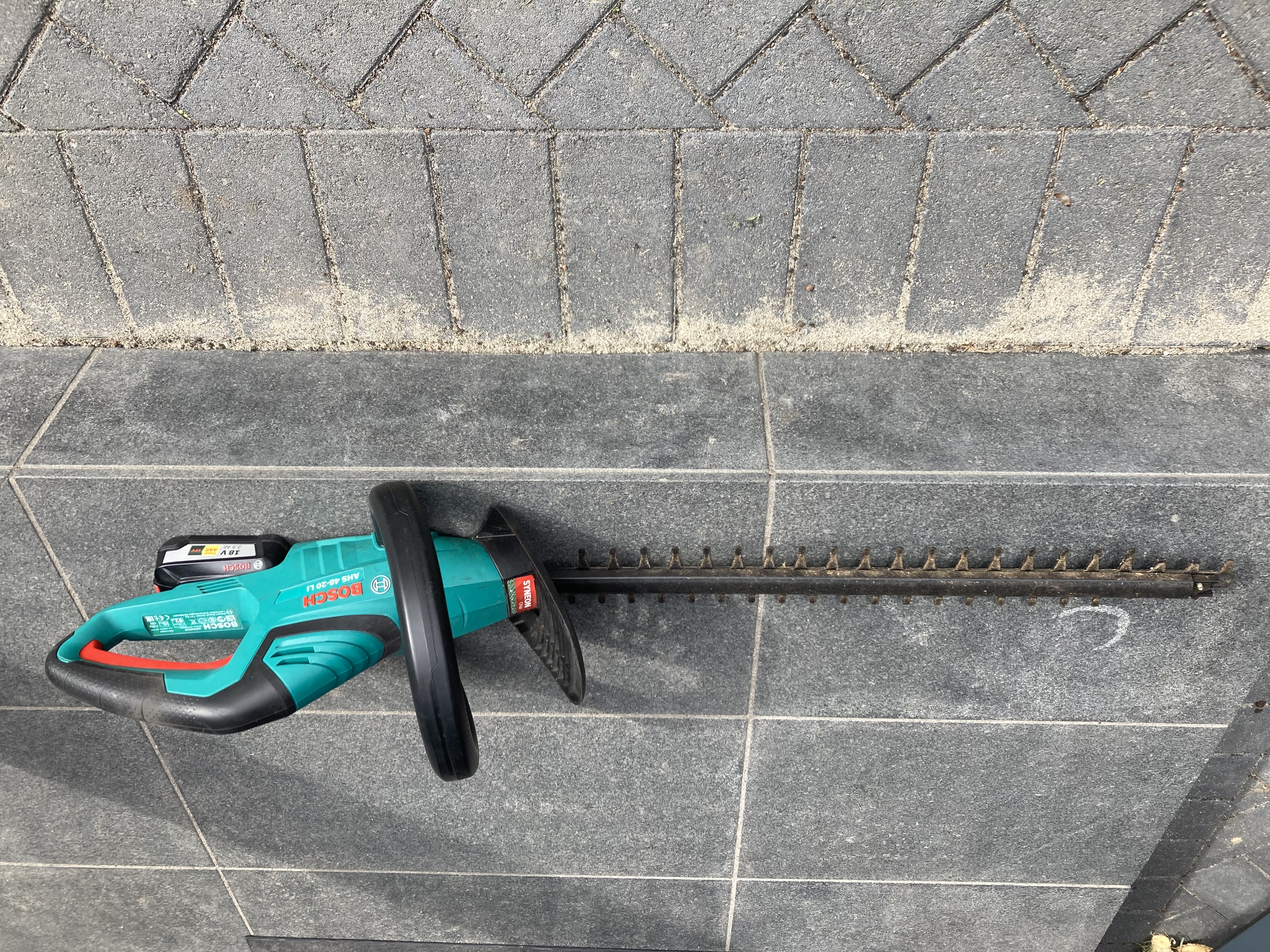 Bosch trådløs hekksaks