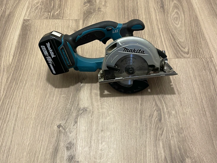 Makita dss501 sirkkeli / pyörösaha