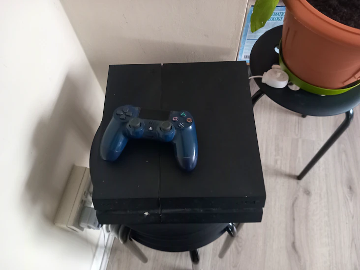 Ps4 console for rent – one controller included 🎮