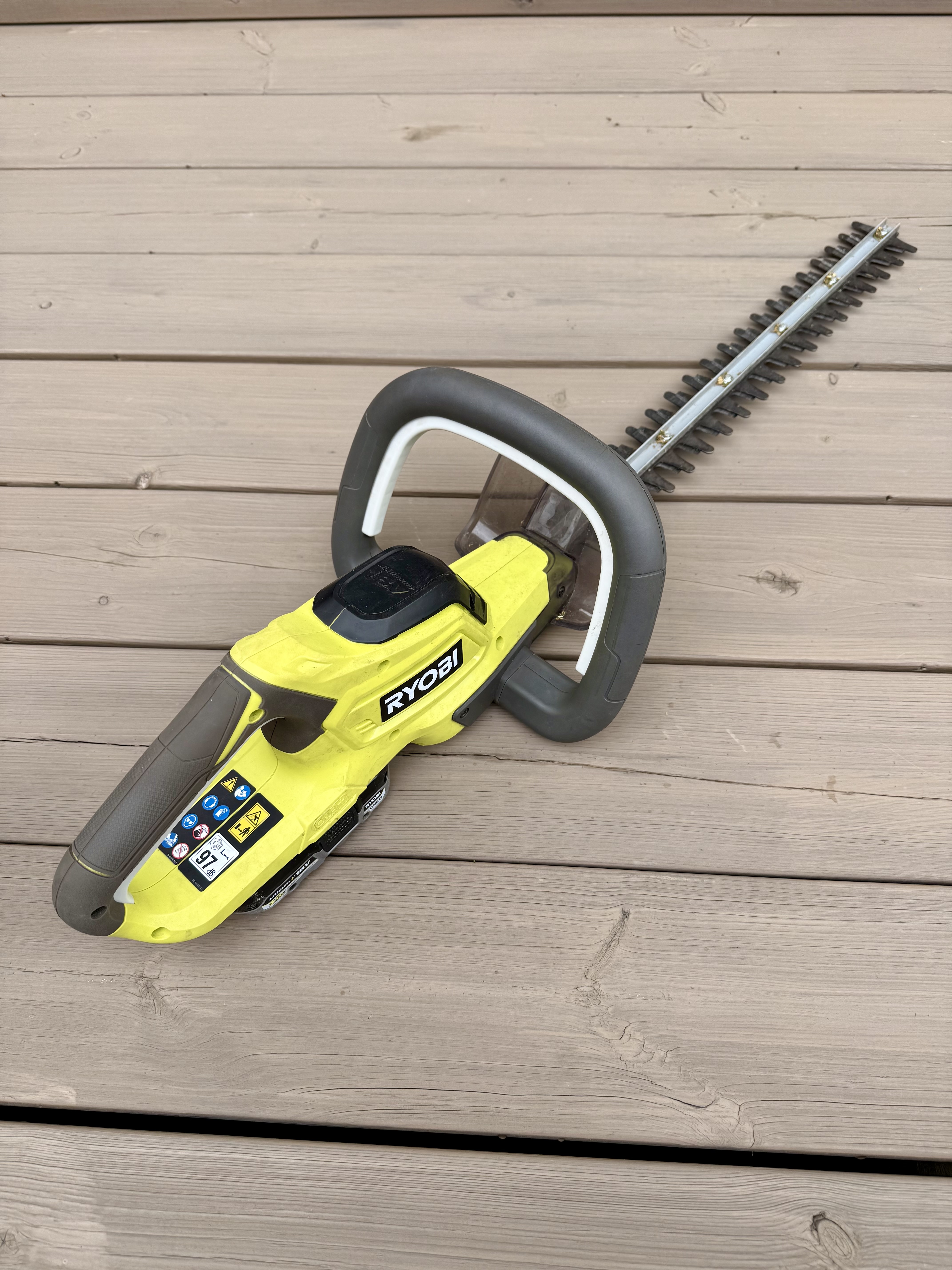 Ryobi one+ akkupensasleikkuri oht1845
