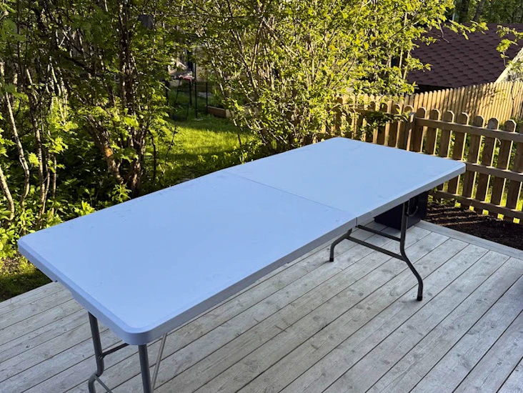 Sammenleggbart bord med plass til 8