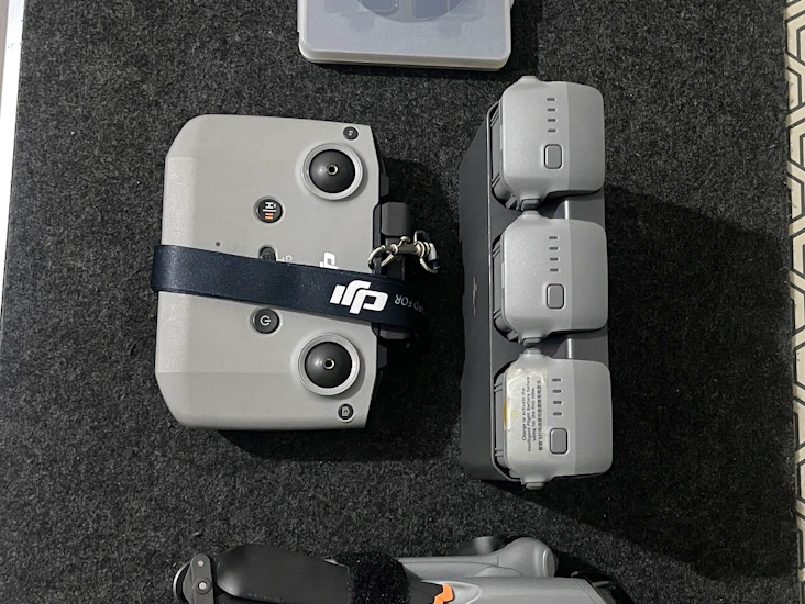 Dji air 3 drone setup (with 3 batteries, iphone/samsung, and nd filters)