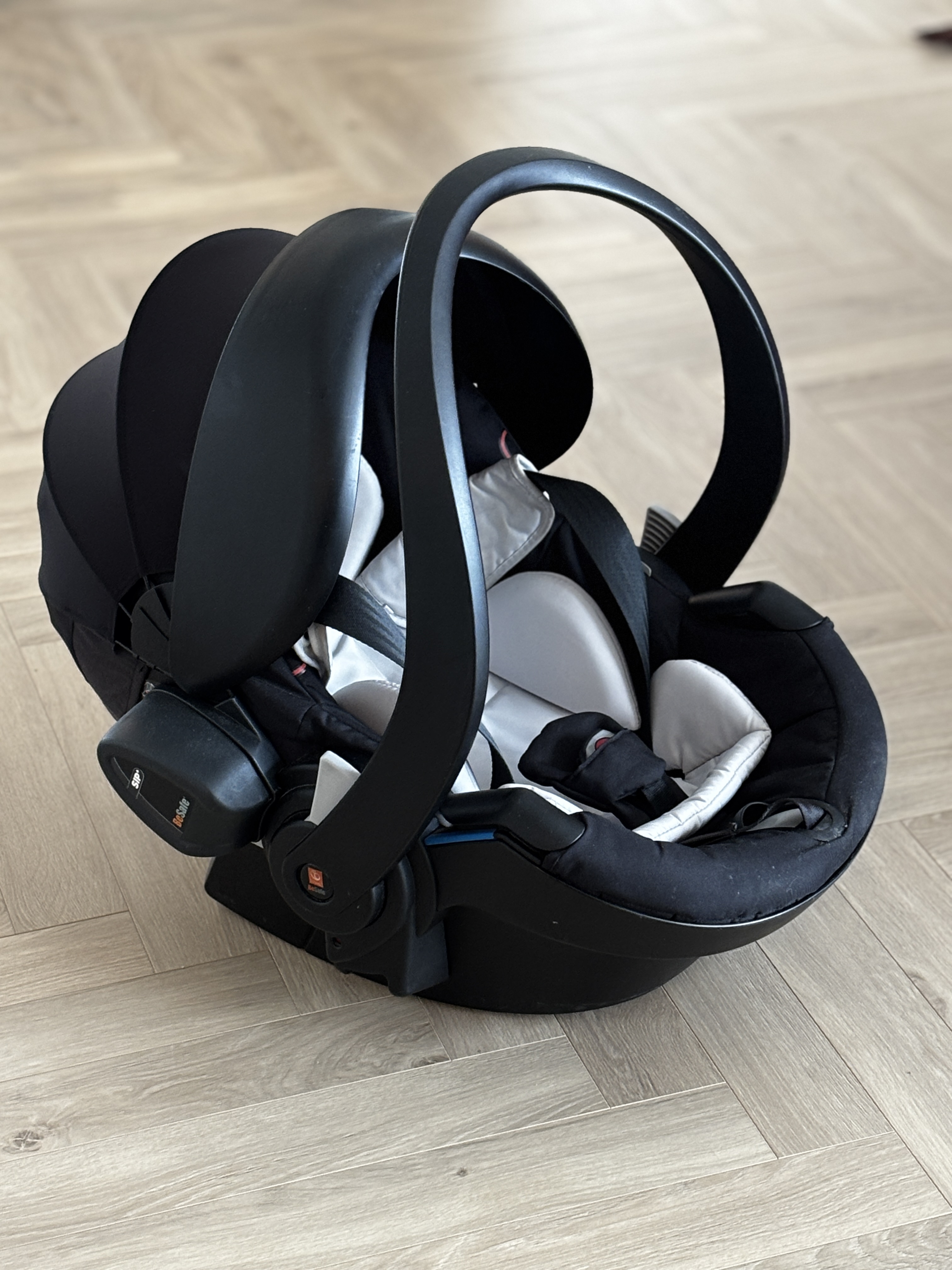 Besafe bilsete til baby til 3-punkts belte