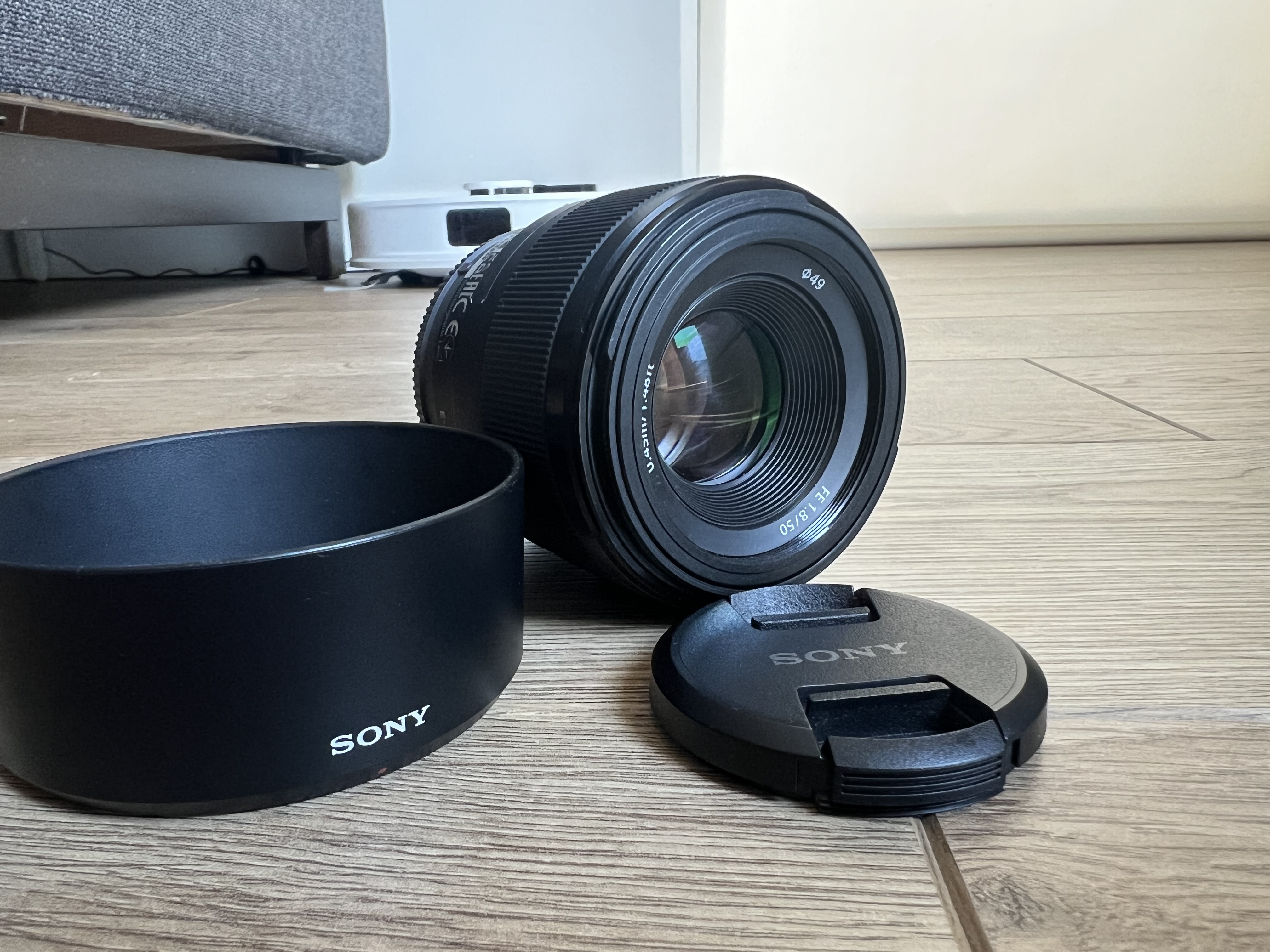 Sony fe 50mm f/1.8 lens