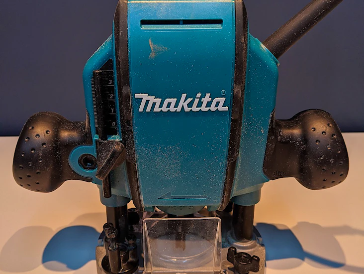 Makita håndoverfres 220v