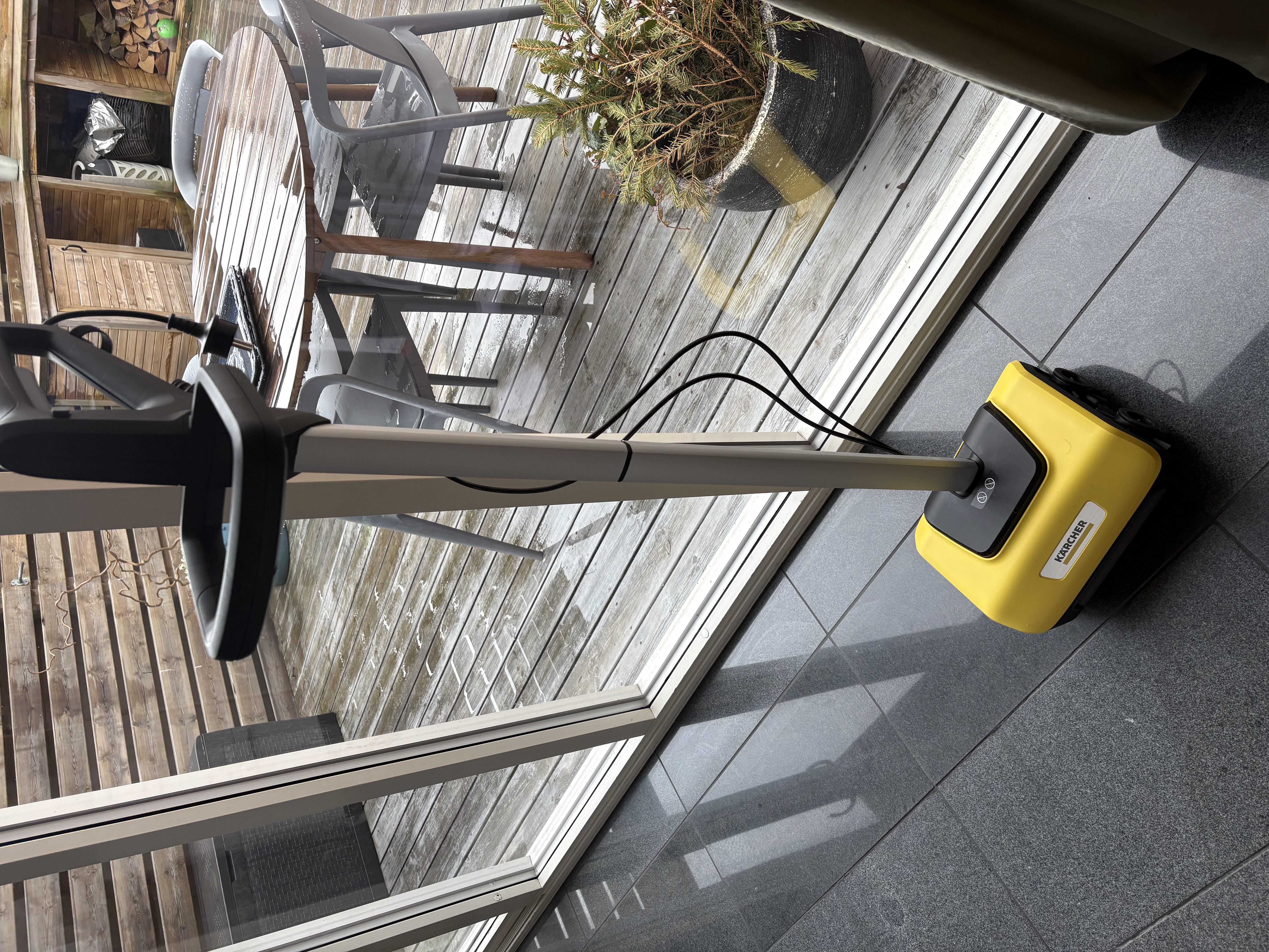 Kärcher terrasstvätt pcl 6, tryck: max. 10 bar, vattenflöde: max. 300 mm, borsthastighet 600–800 rpm, för trä, träkomposit och finporiga stenplattor 
