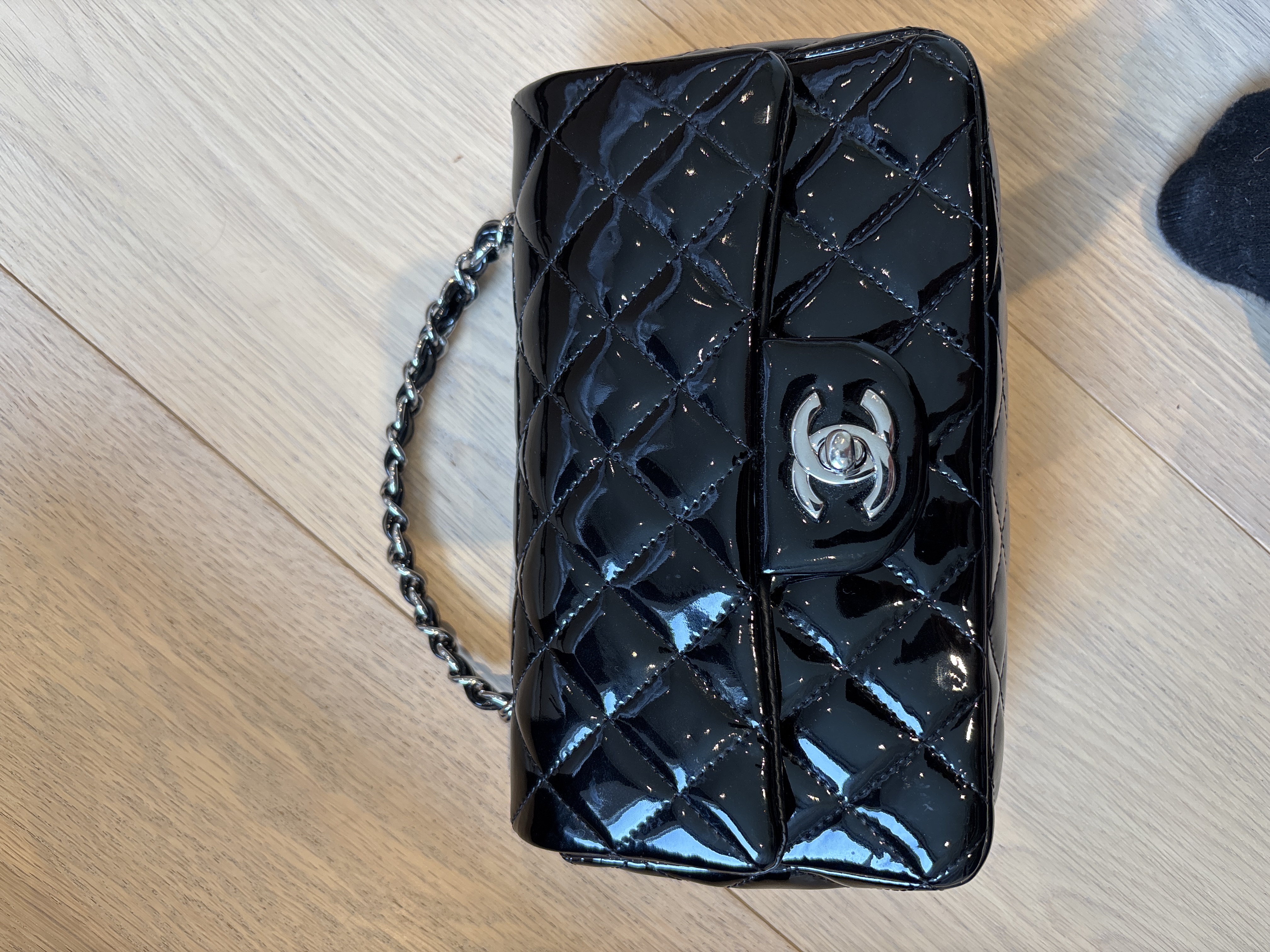 Chanel mini patent leather - svart