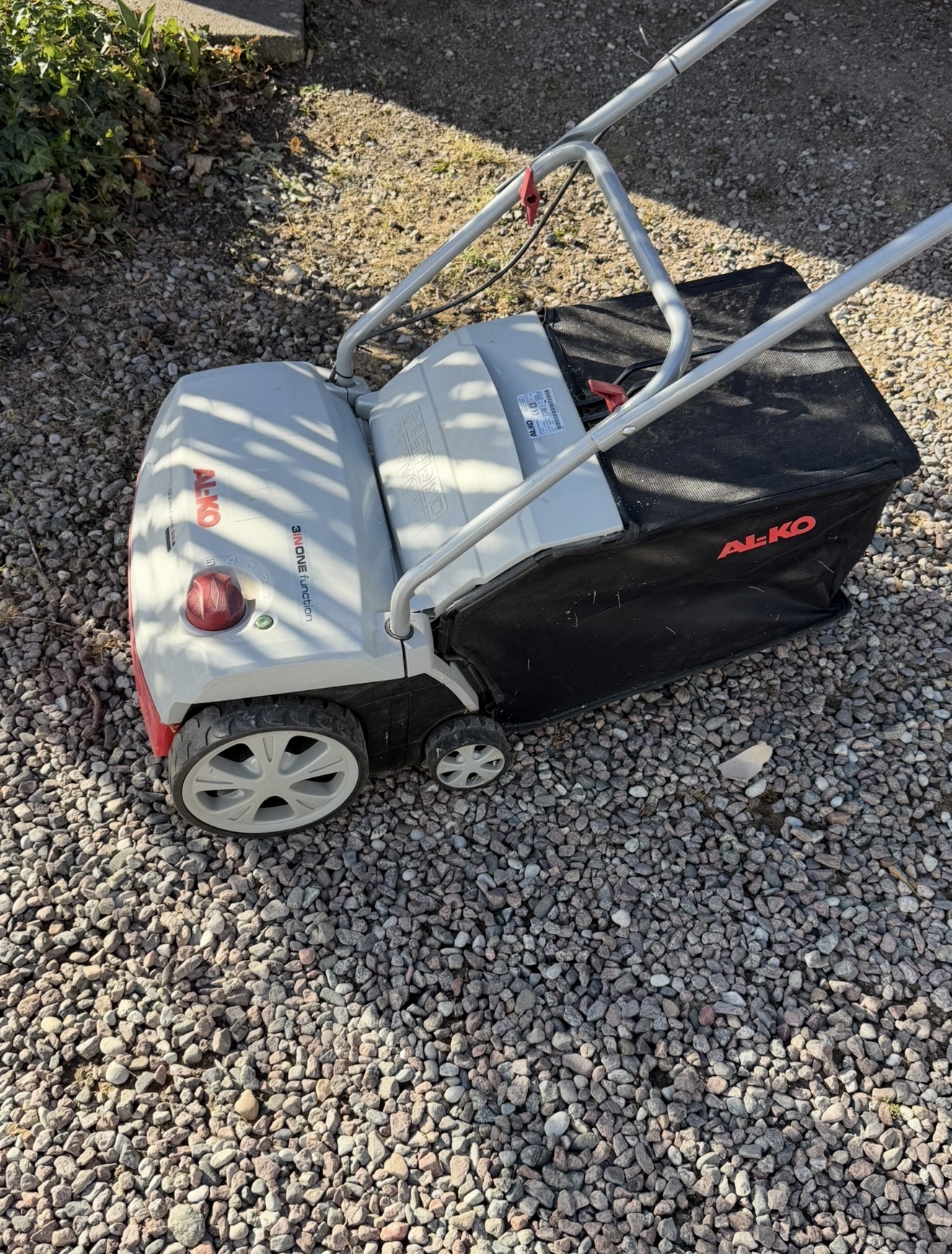 Al-ko vertikalskärare mossrivare