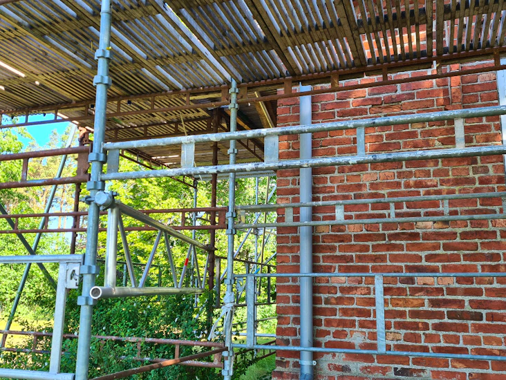 Haki byggnadsställning