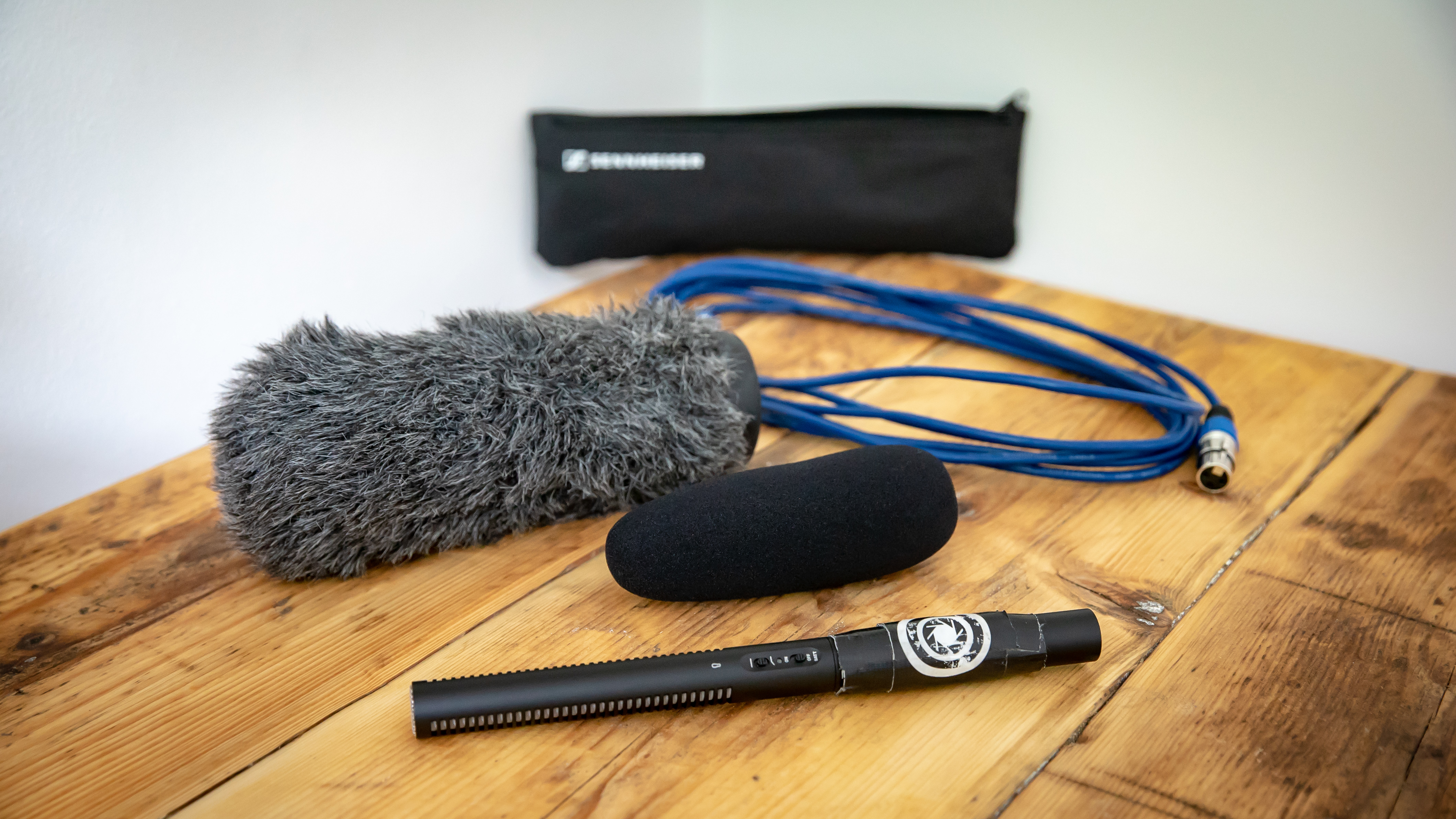 Sennheiser mke 600 shotgun microphone with xlr cable