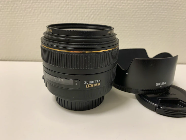 Sigma 30mm f1,4 till canon (efs)