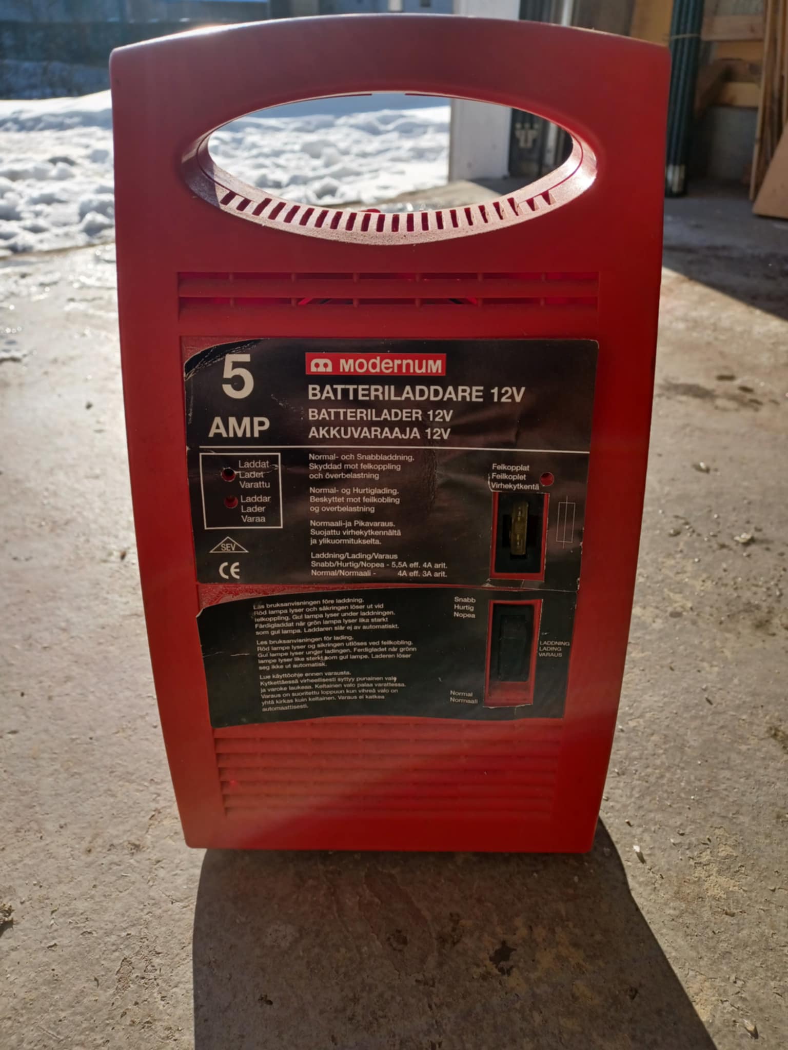 Modernum batteriladdare 12v – 5a
