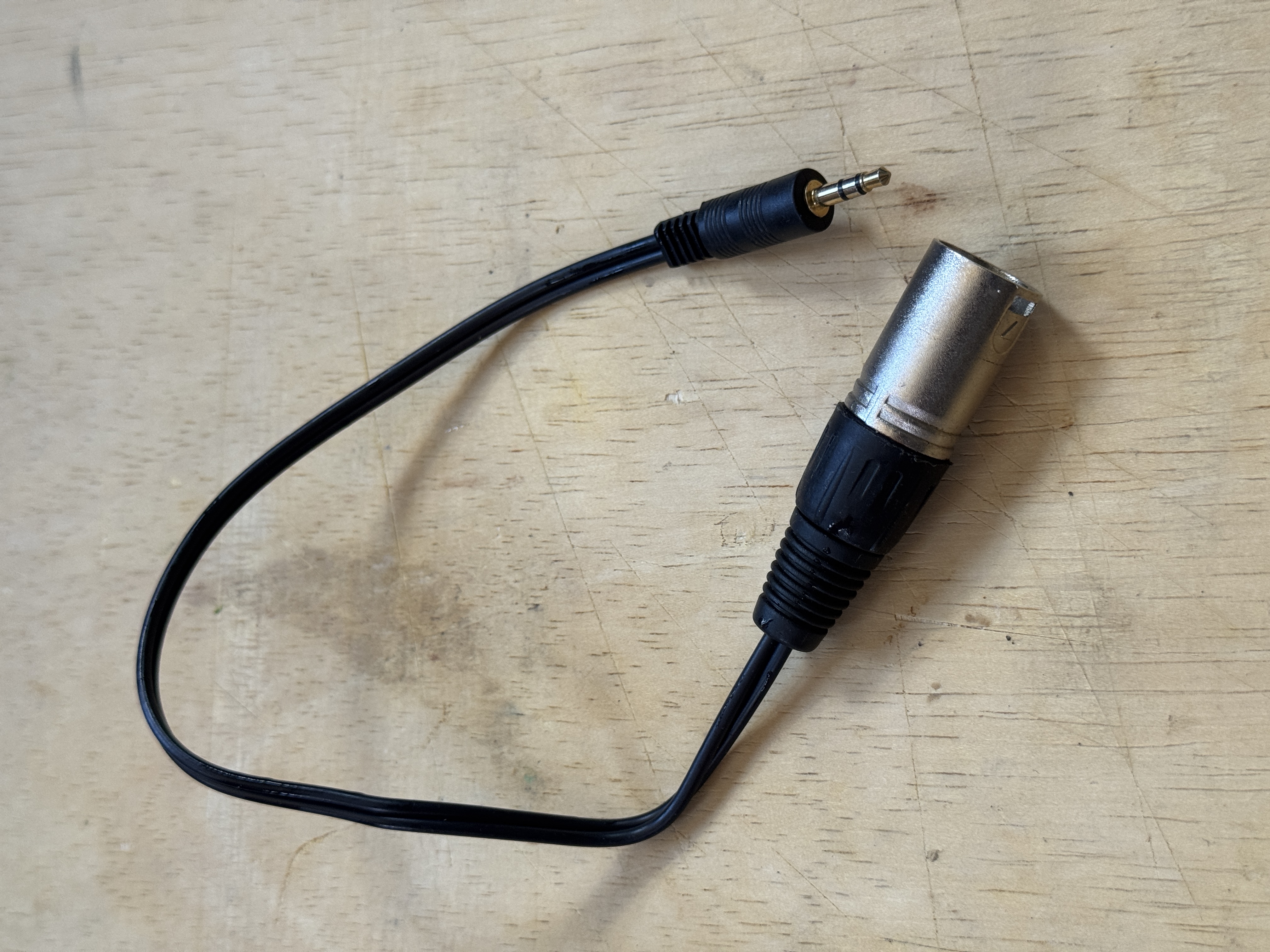 Custom 10 cm 3.5 mm trs male to 3-pin xlr male cable 