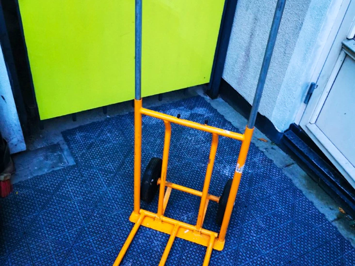 Hopfällbar pirra/säckakärra