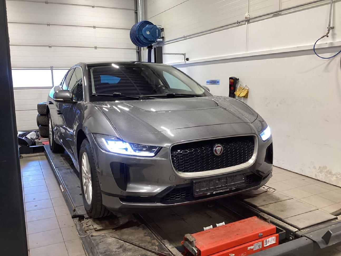 Jaguar i-pace ev400 - super bil til ferien med god komfort!