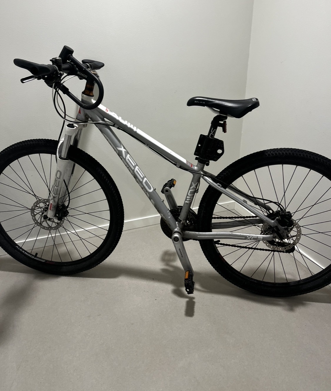 Fin offroadsykkel med dempere