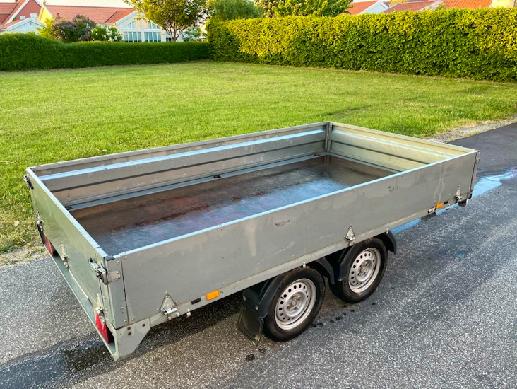 Rejäl släpvagn med boogie