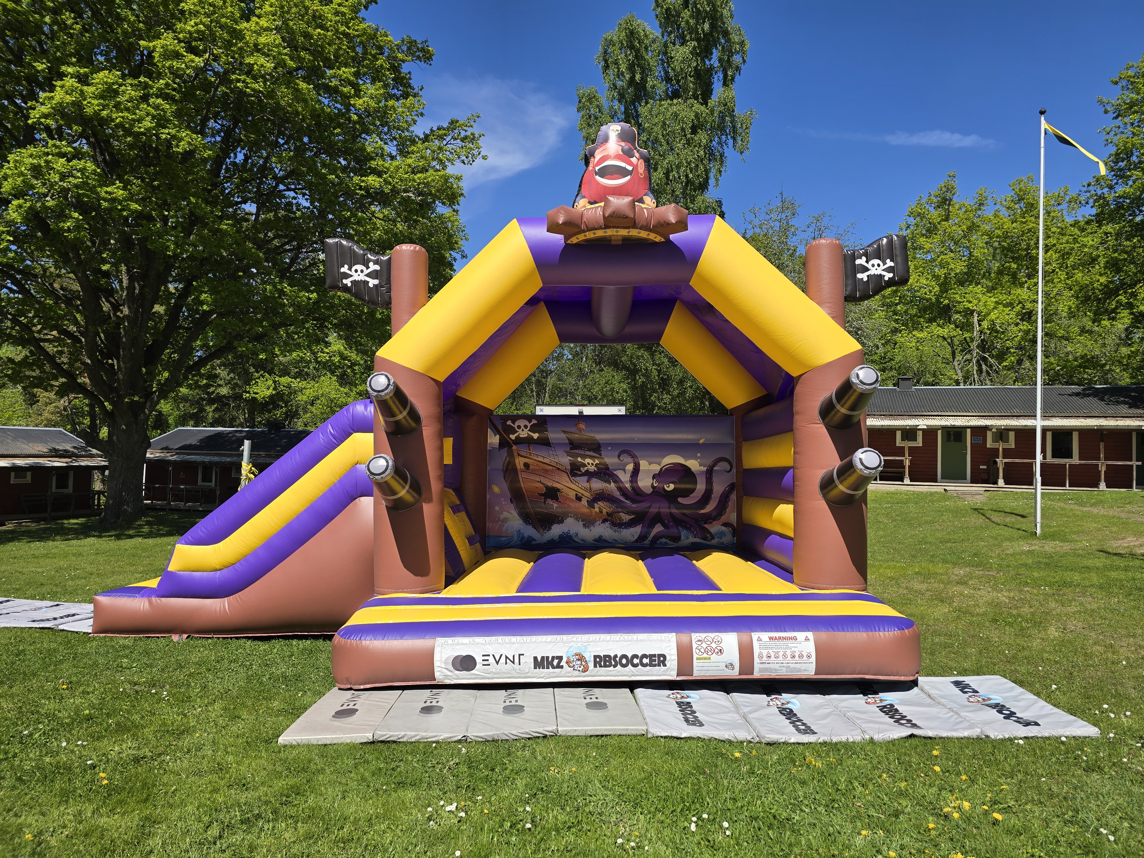 Hoppborg piraten 