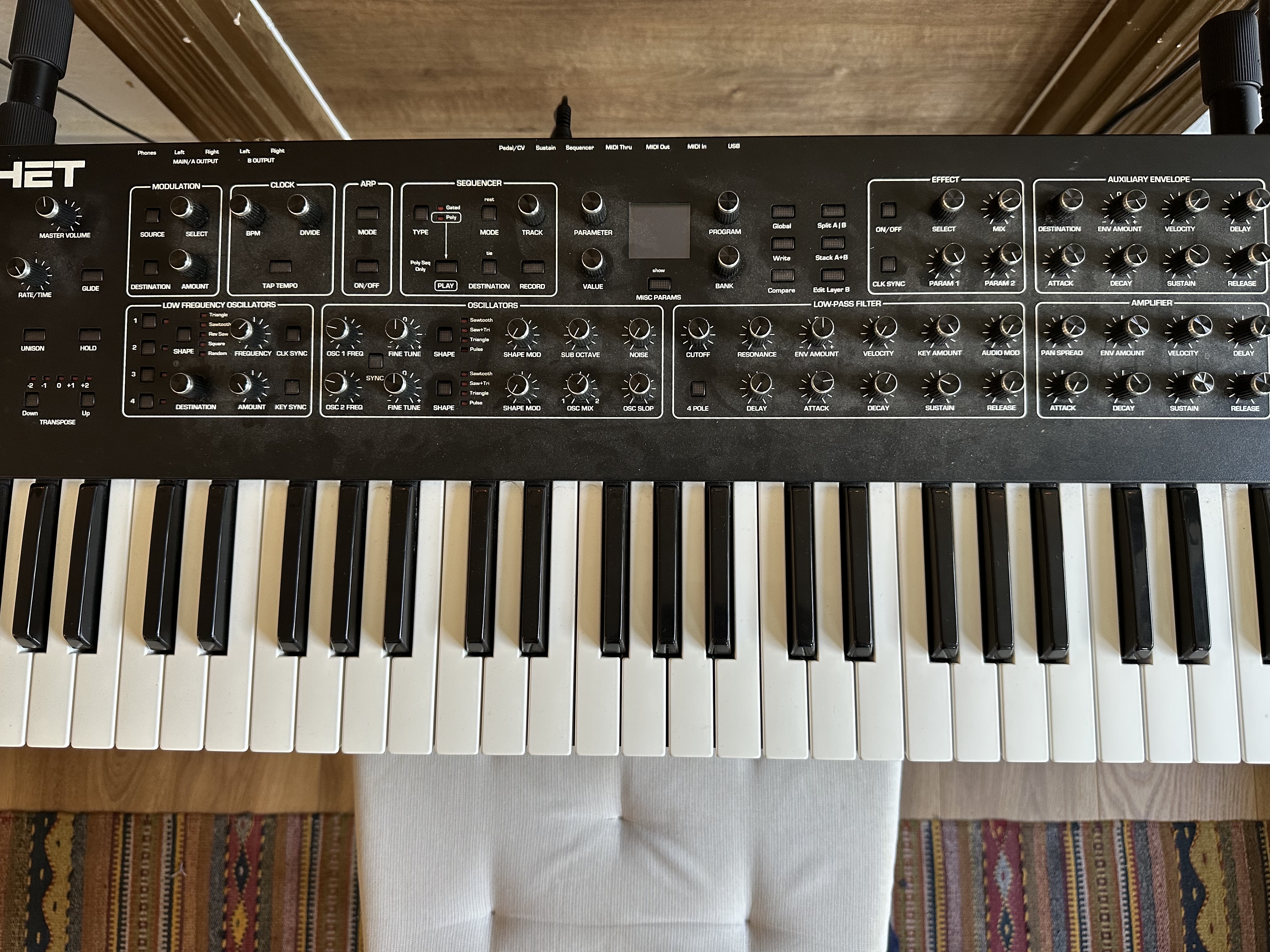 Prophet rev2 8-voice synthesiser