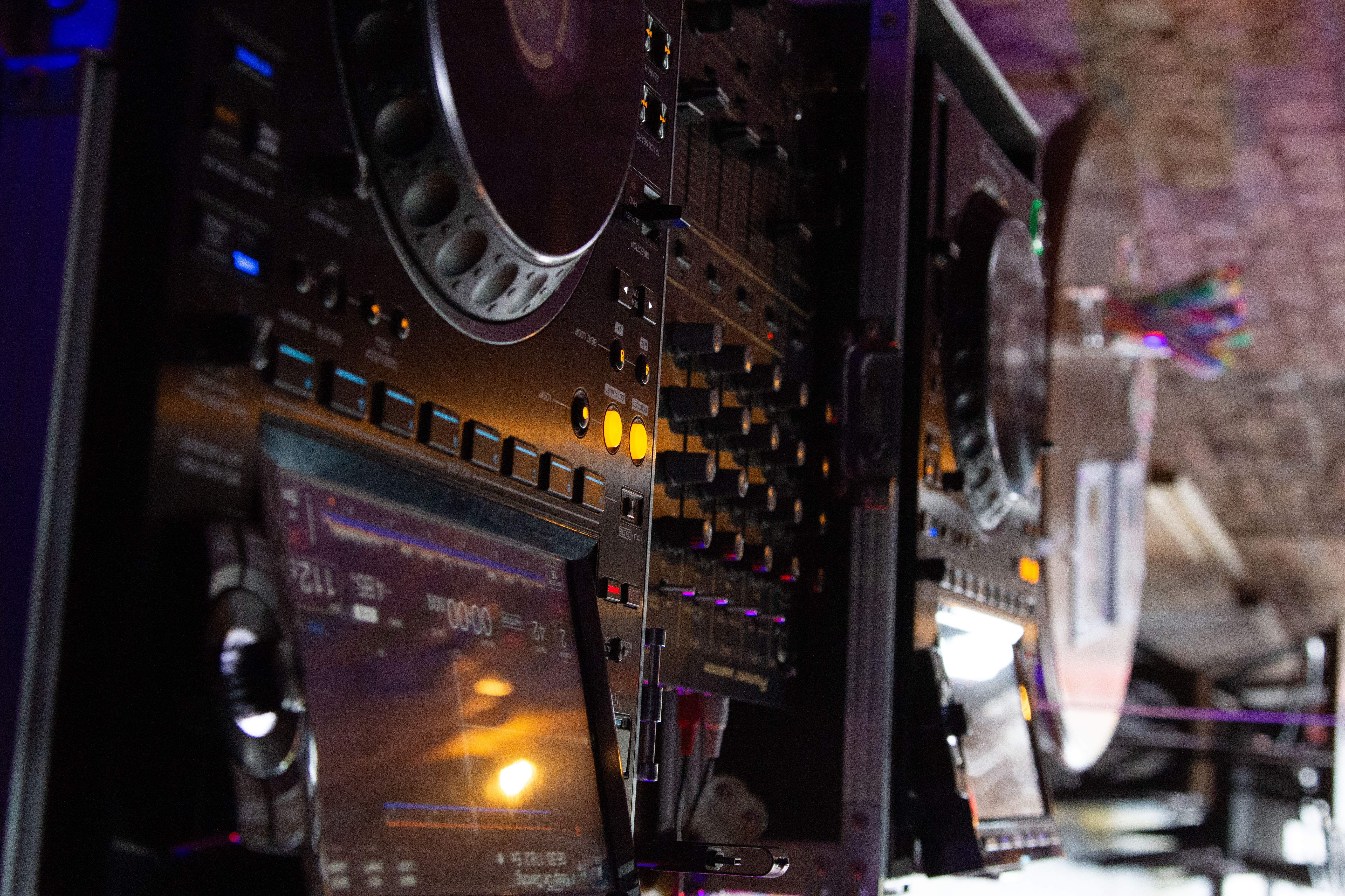 X2 cdj3000s + djm600 mixer