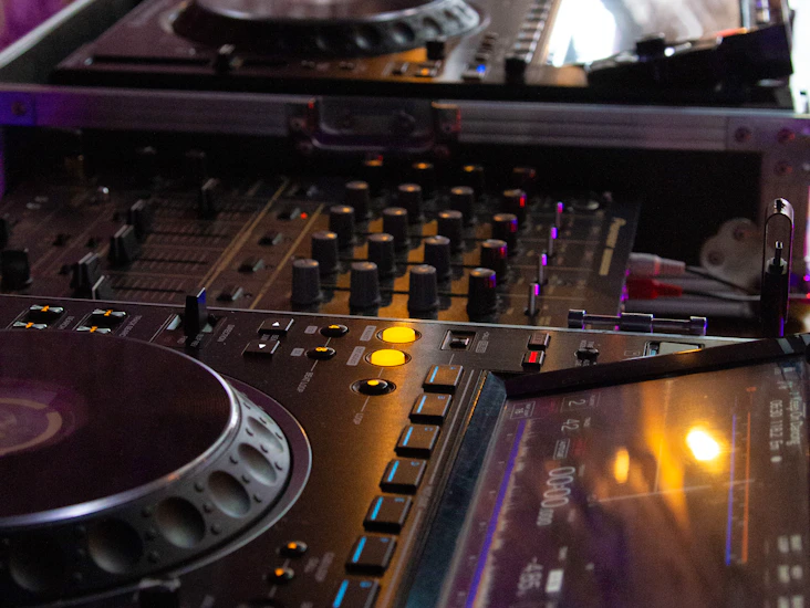 X2 cdj3000s + djm600 mixer