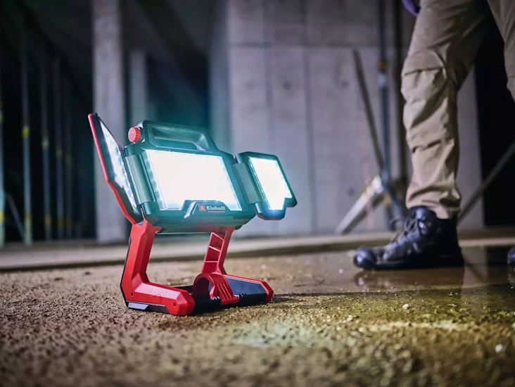 Arbetslampa 3000 lumen batteridriven