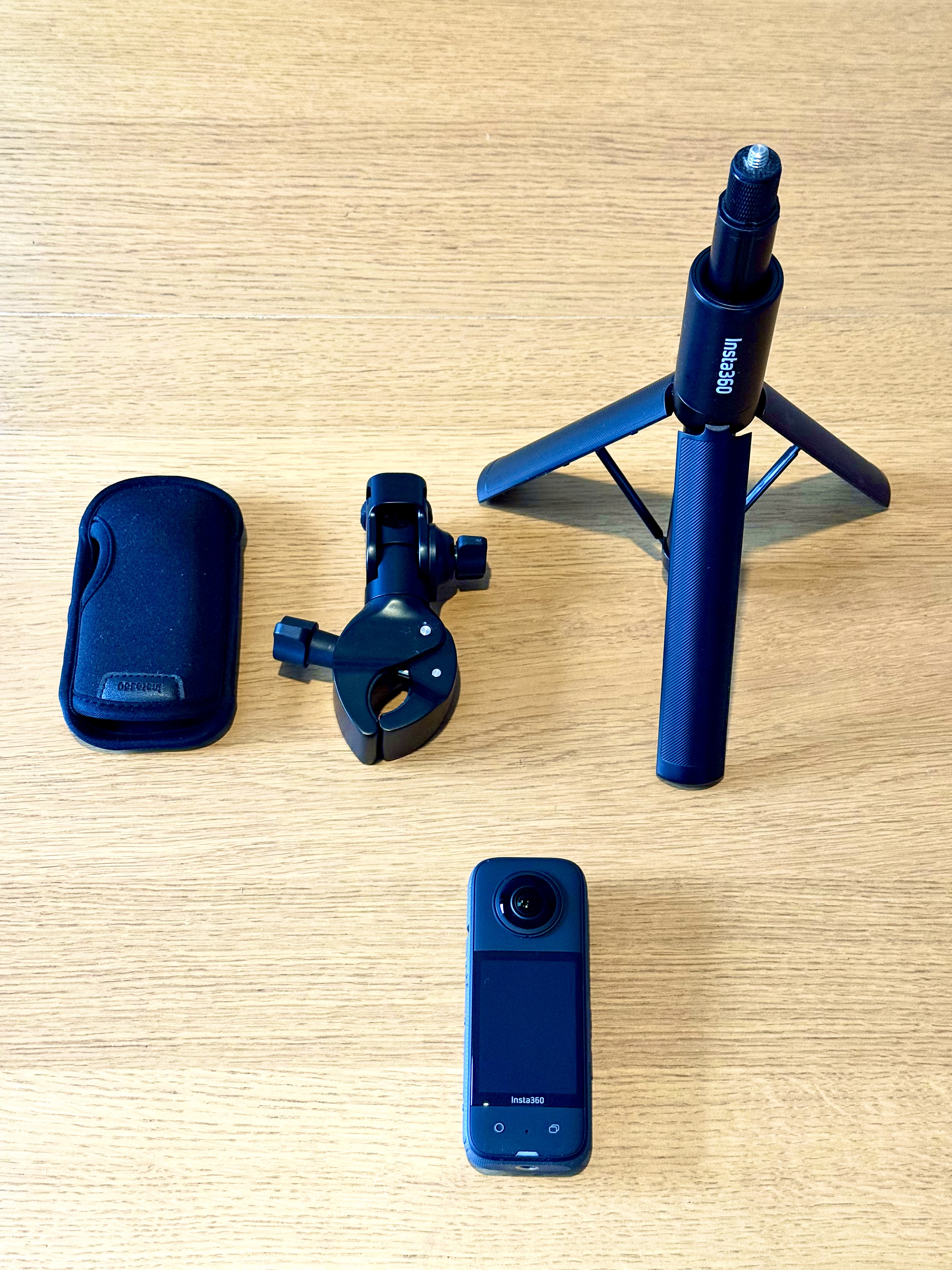 Inst360 x3 waterproof 360° action camera + tripod/selfie stick +