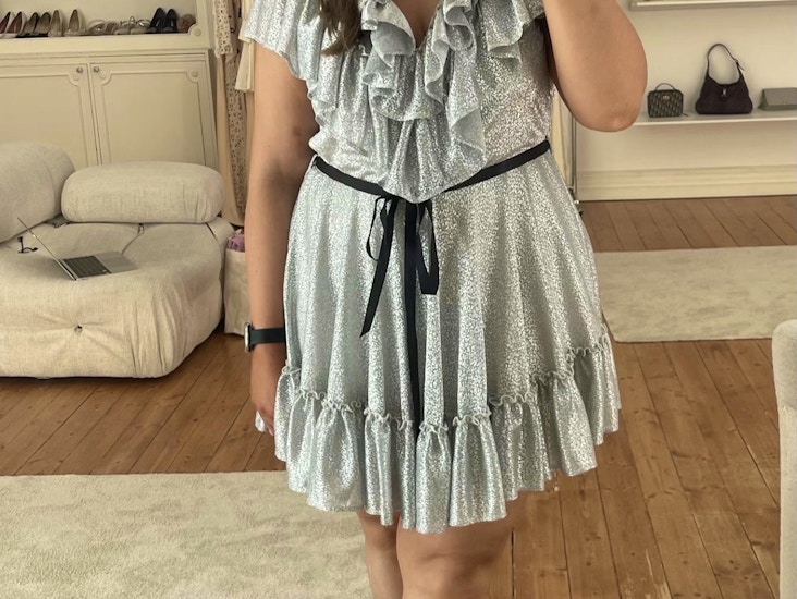 Ida sjöstedt hopeinen mekko 44