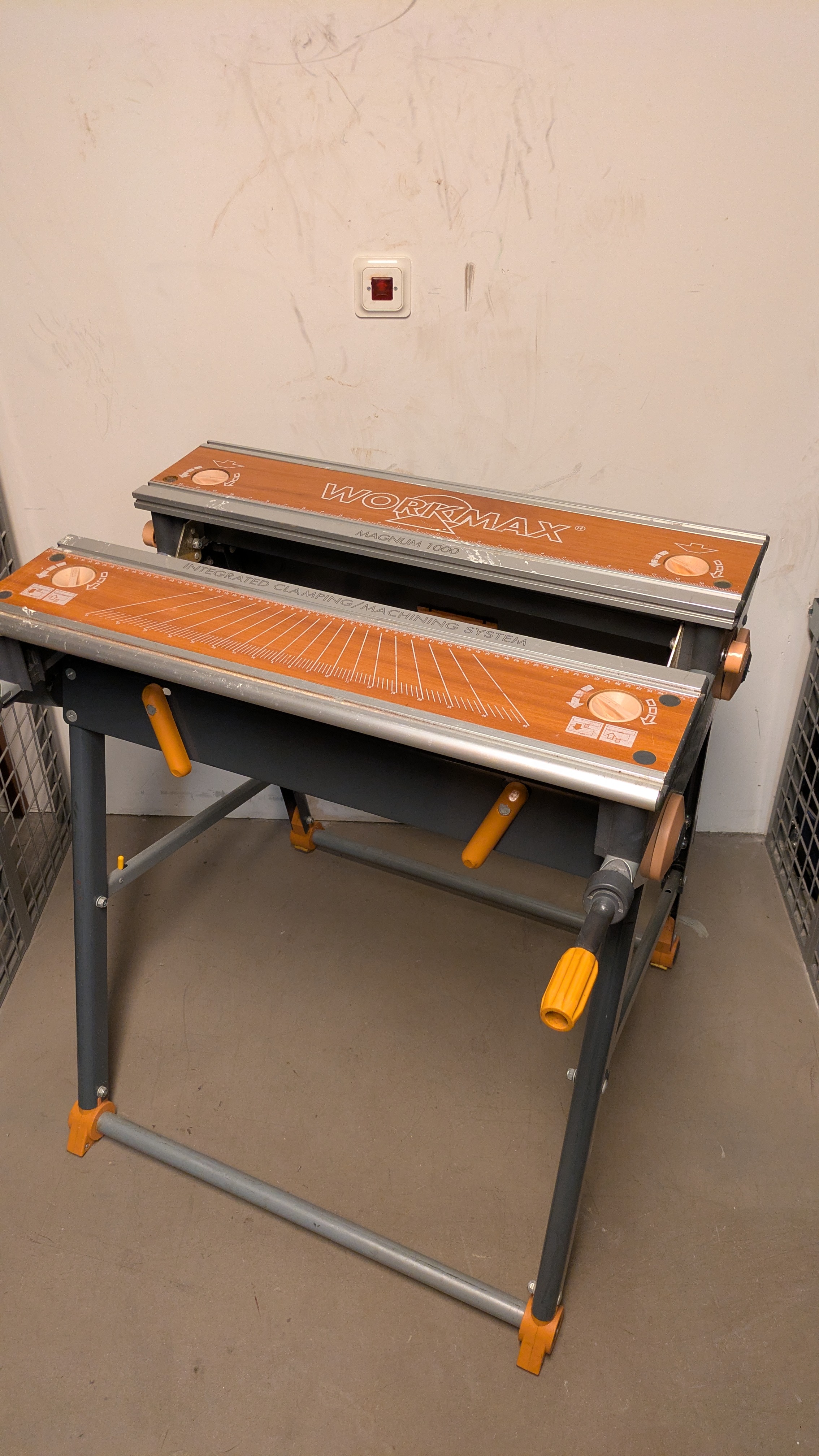 Stor ihopfällbar arbetsbänk