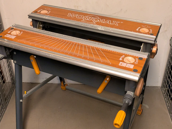 Stor ihopfällbar arbetsbänk