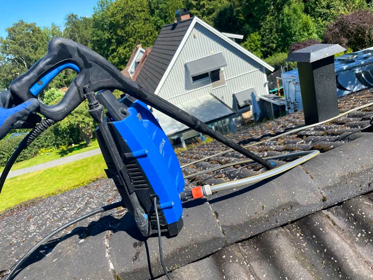 Liten smidig högtryckstvätt (ex för taktvätt)