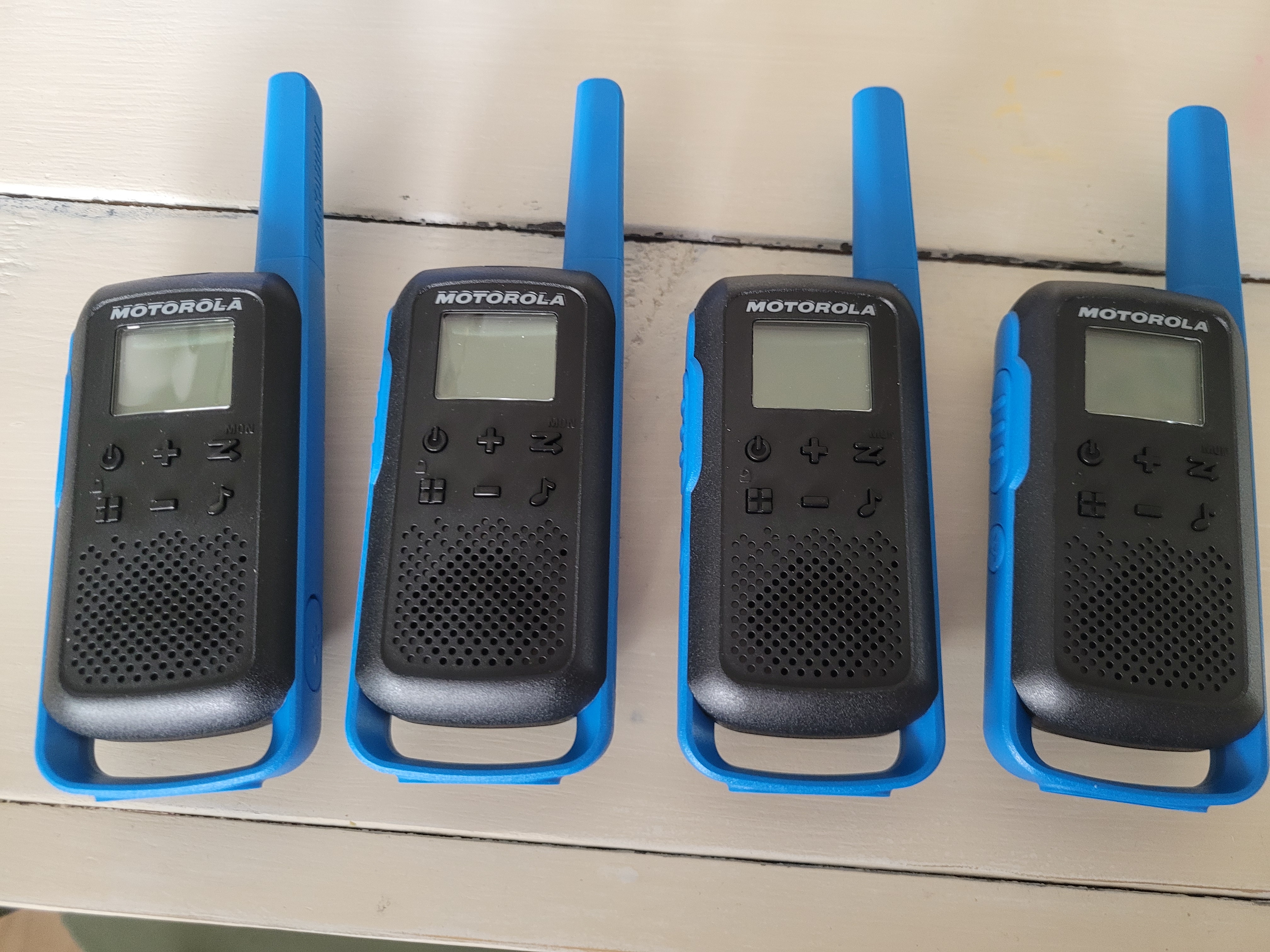 Radiopuhelimet 4kpl
