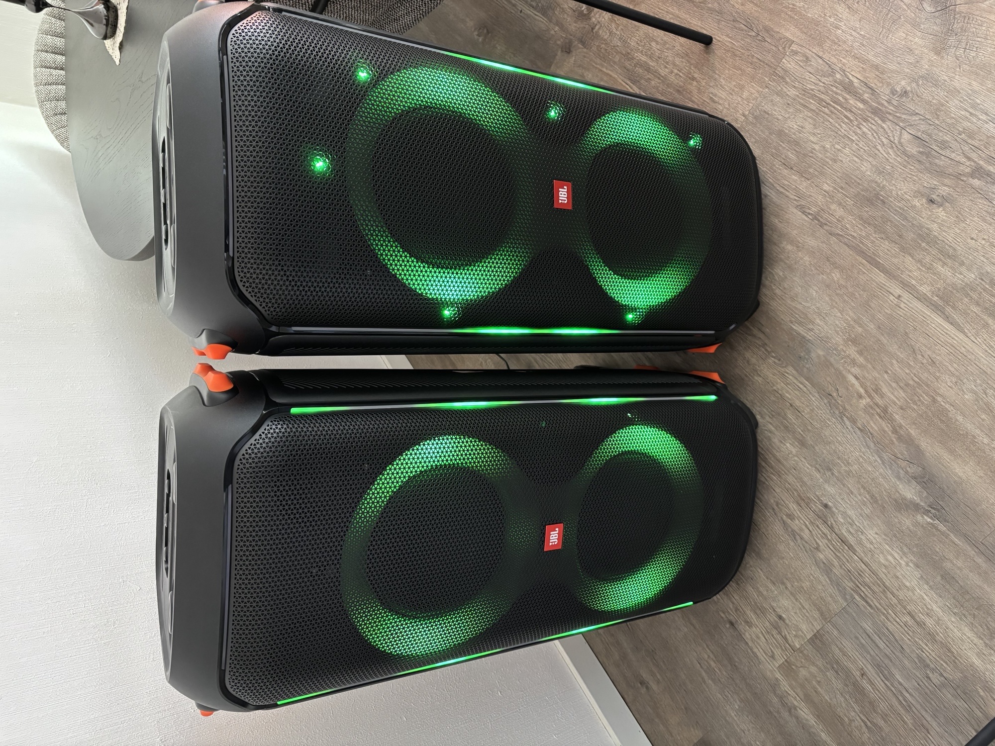 2 st jbl partybox 710 – dubbel kraft för riktigt stora fester!