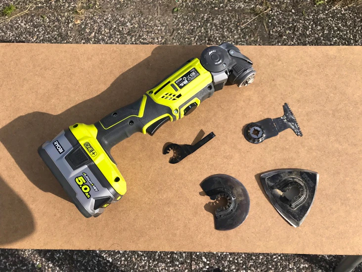 Batteridrivet multiverktyg