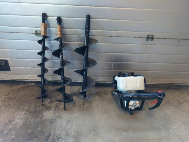 Bensindrevet jordbor