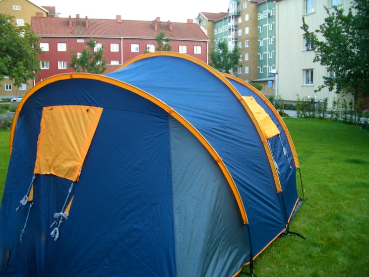 Easy camp "open air" tunnel tent - sleeps 2-4 - large "common" area