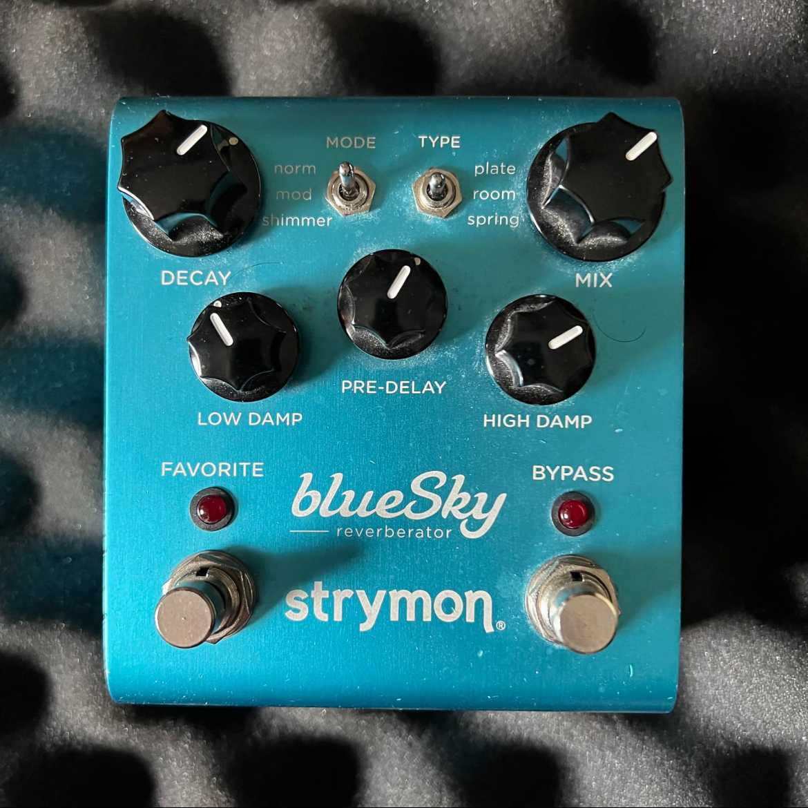 Strymon blue sky reverberator v1