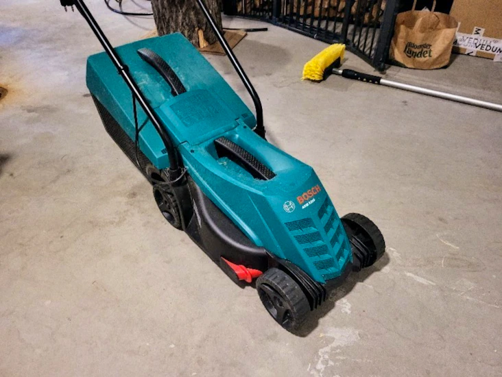 Elektrisk gräsklippare