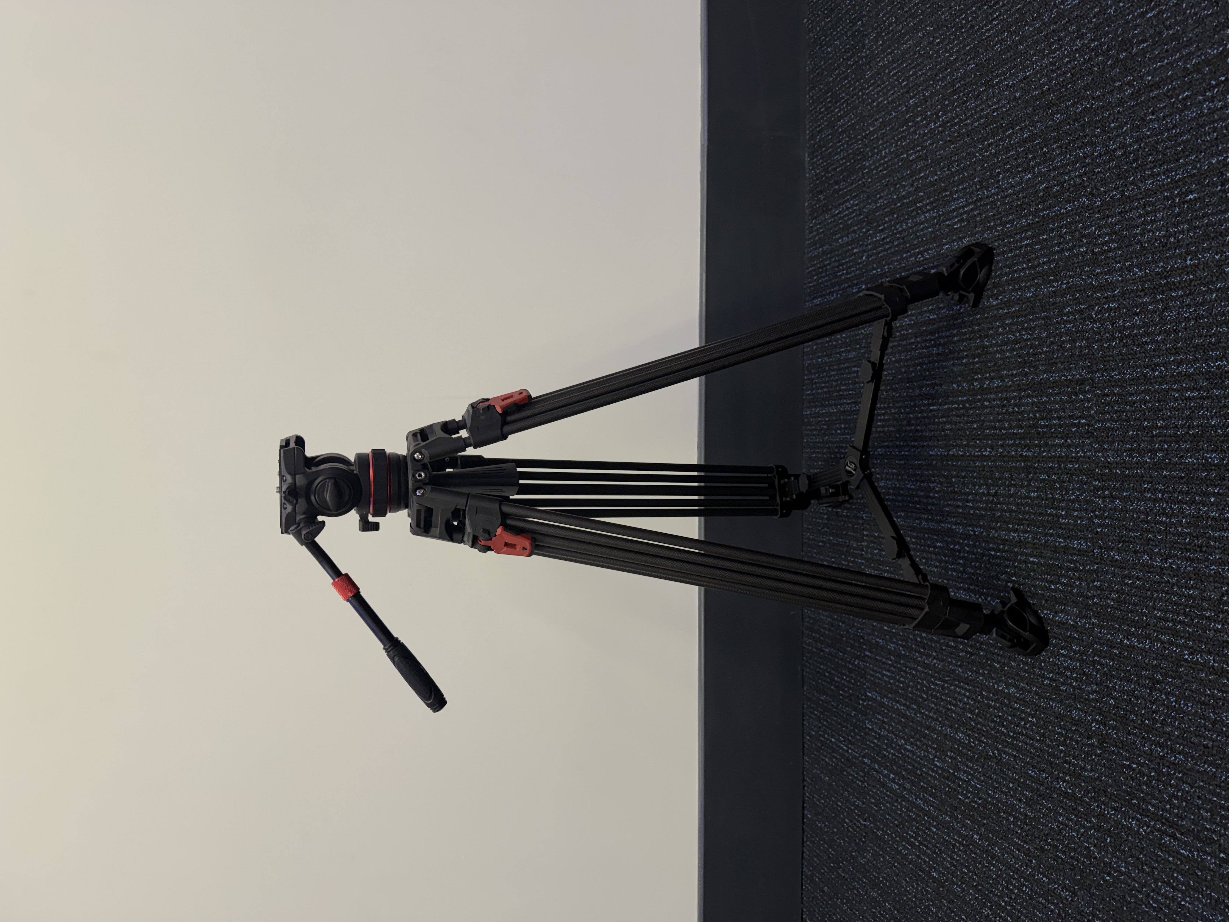 Newer carbon fiber heavy duty tripod