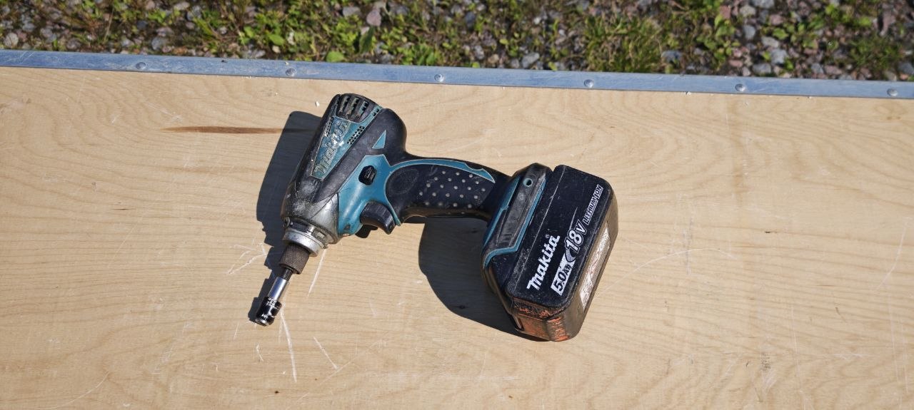 Makita dtd153 slagskruvdragare / knack 18v