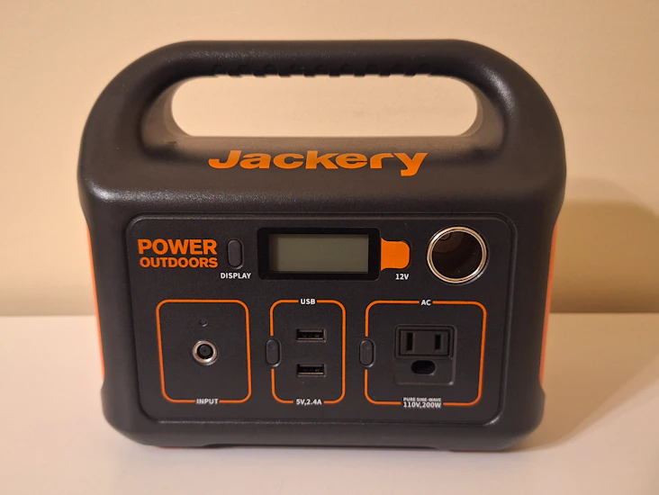 Jackery 290 and solar panels