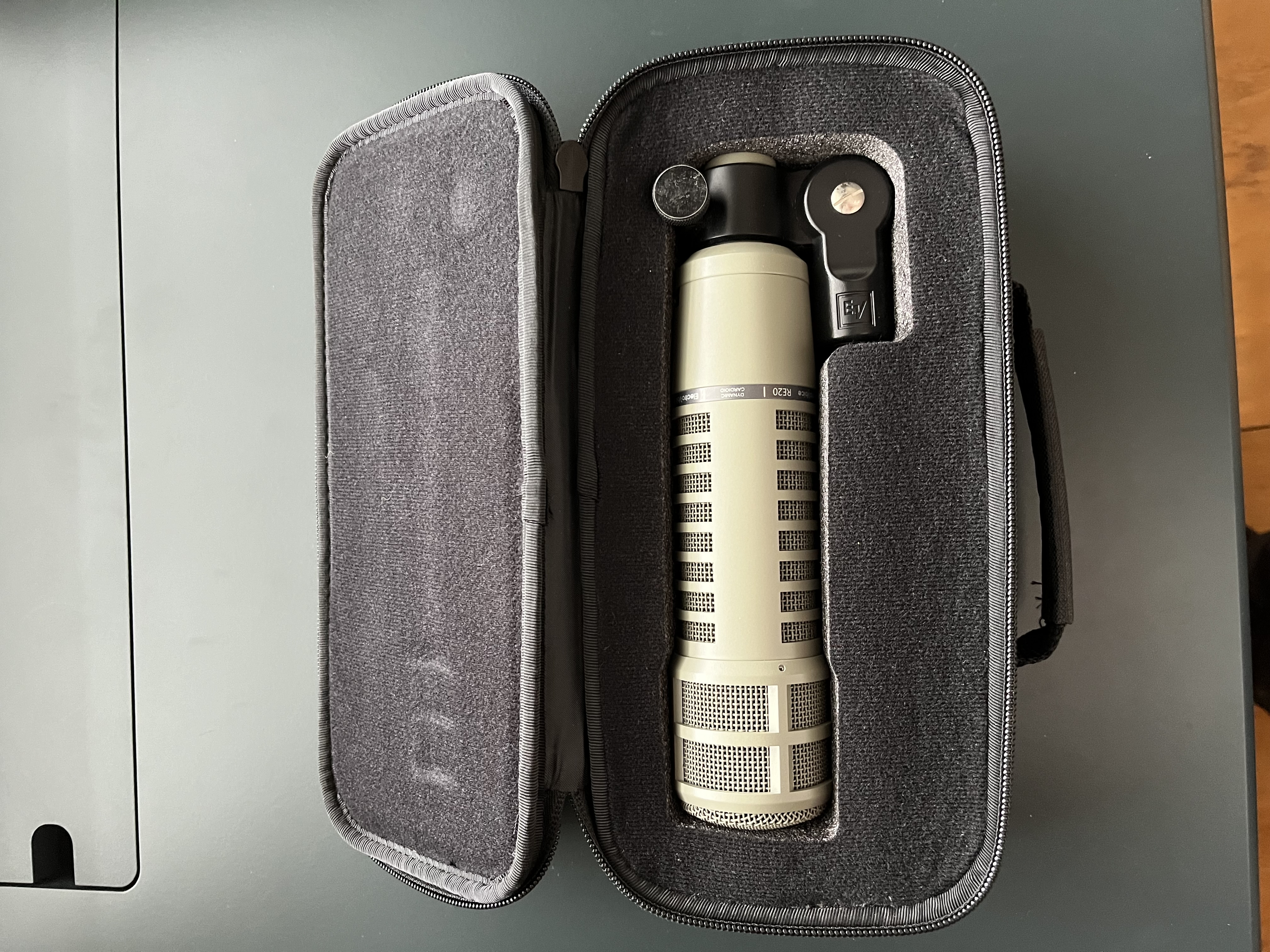 Electro-voice re20