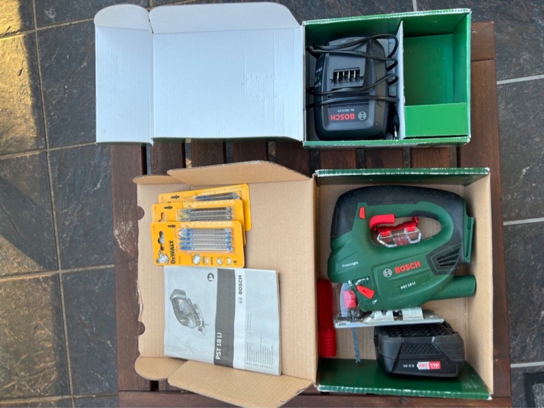 Bosch pst 18 li stikksag + batteri og lader
