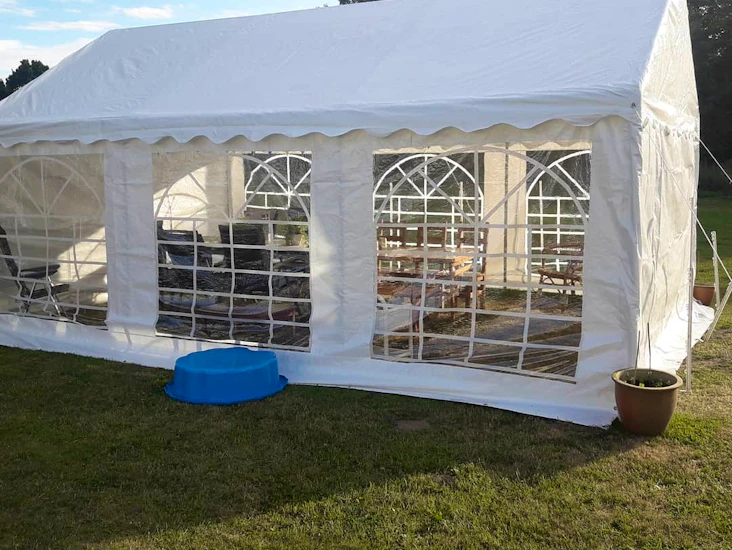 Lättmonterat partytält 4x6 meter