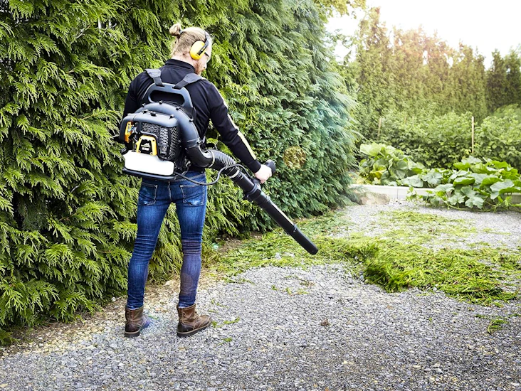 Bensindriven mcculloch lövblås