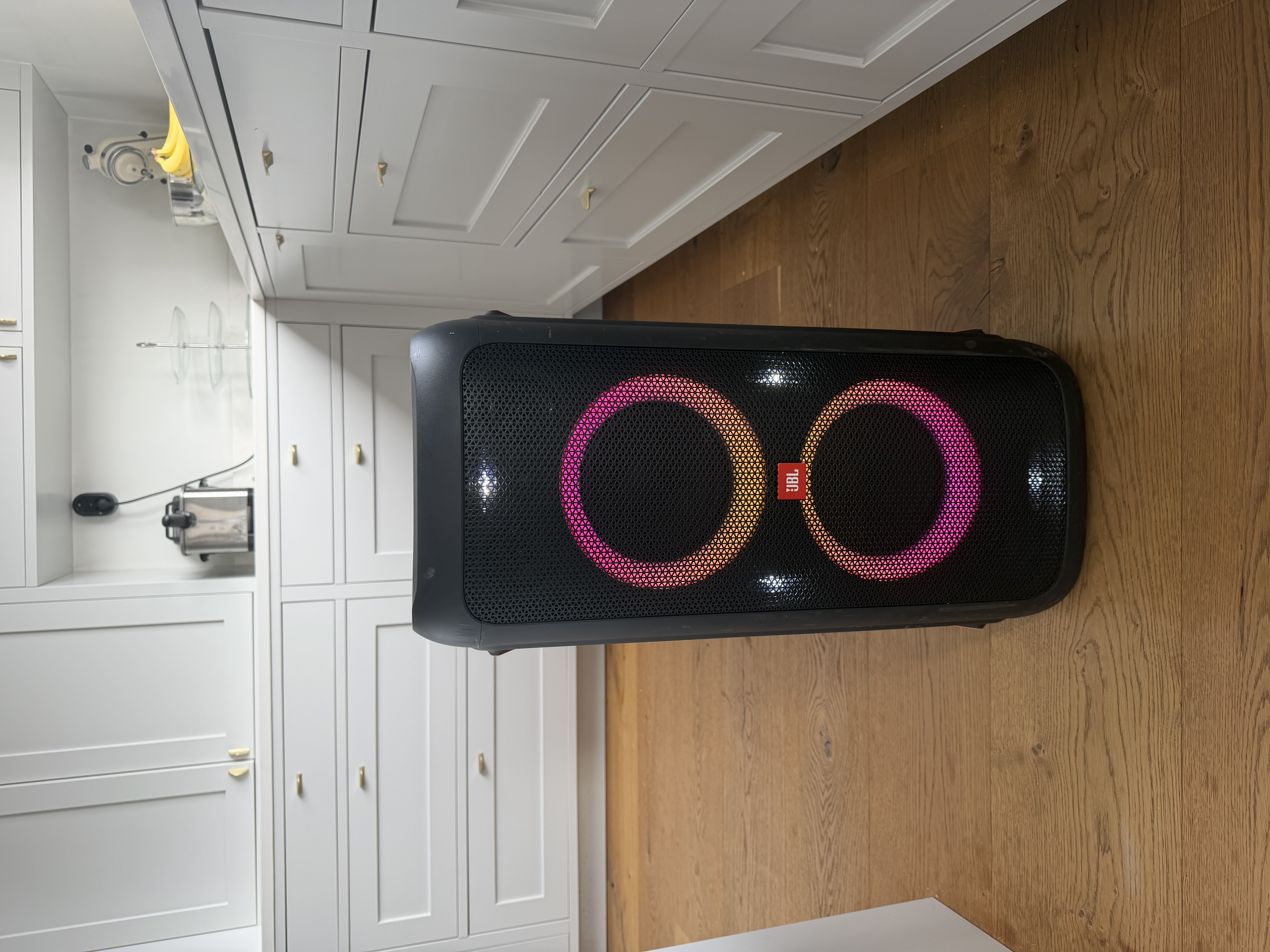 Jbl partybox 300 – perfekt för fest, event & grillkvällar!