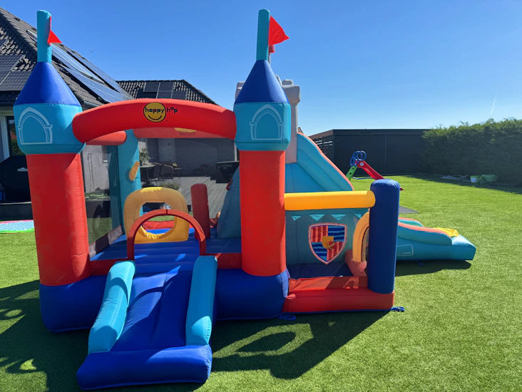 Hoppborg happy hop lekplats