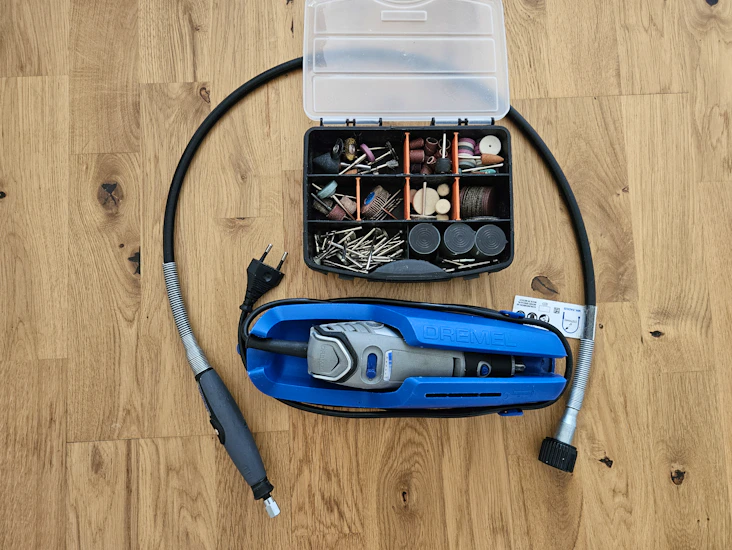 Dremel med tillbehör