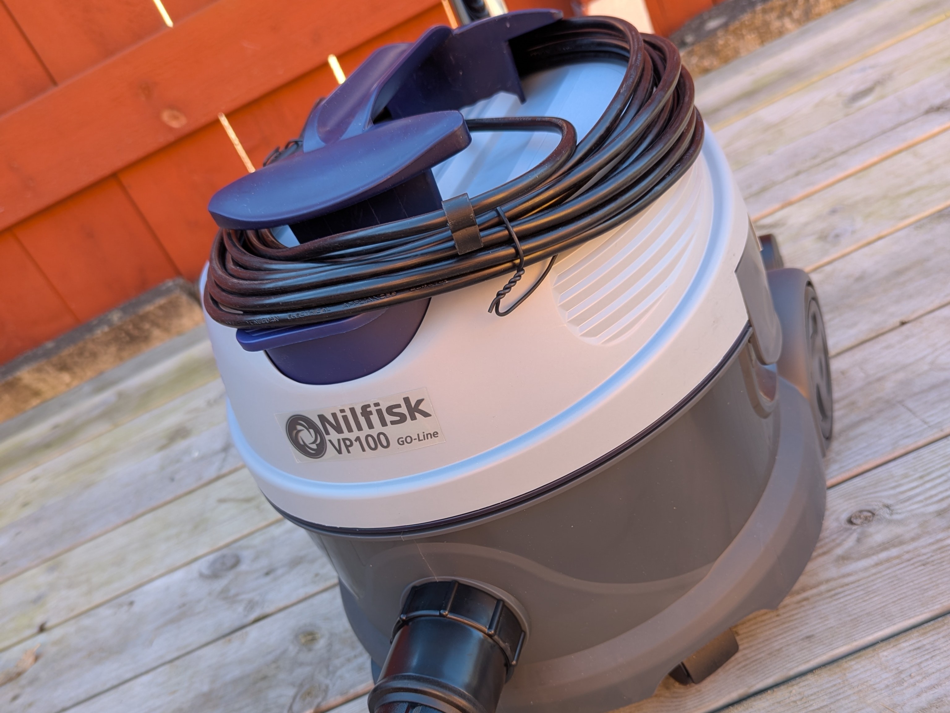 Grovdammsugare nilfisk vp100